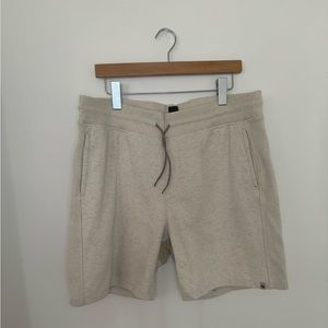 Men’s Mountain Hardware XL Firetower Shorts